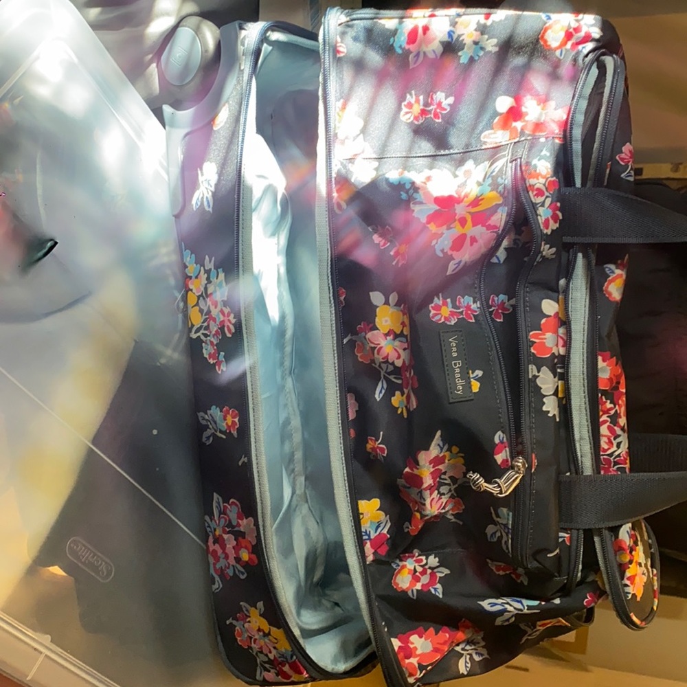 Vera Bradley Duffel Bag on Wheels😍👜